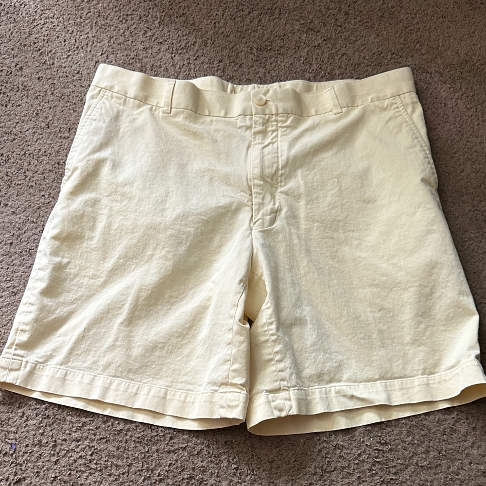 Southern Tide Men's Light yellow Shorts
